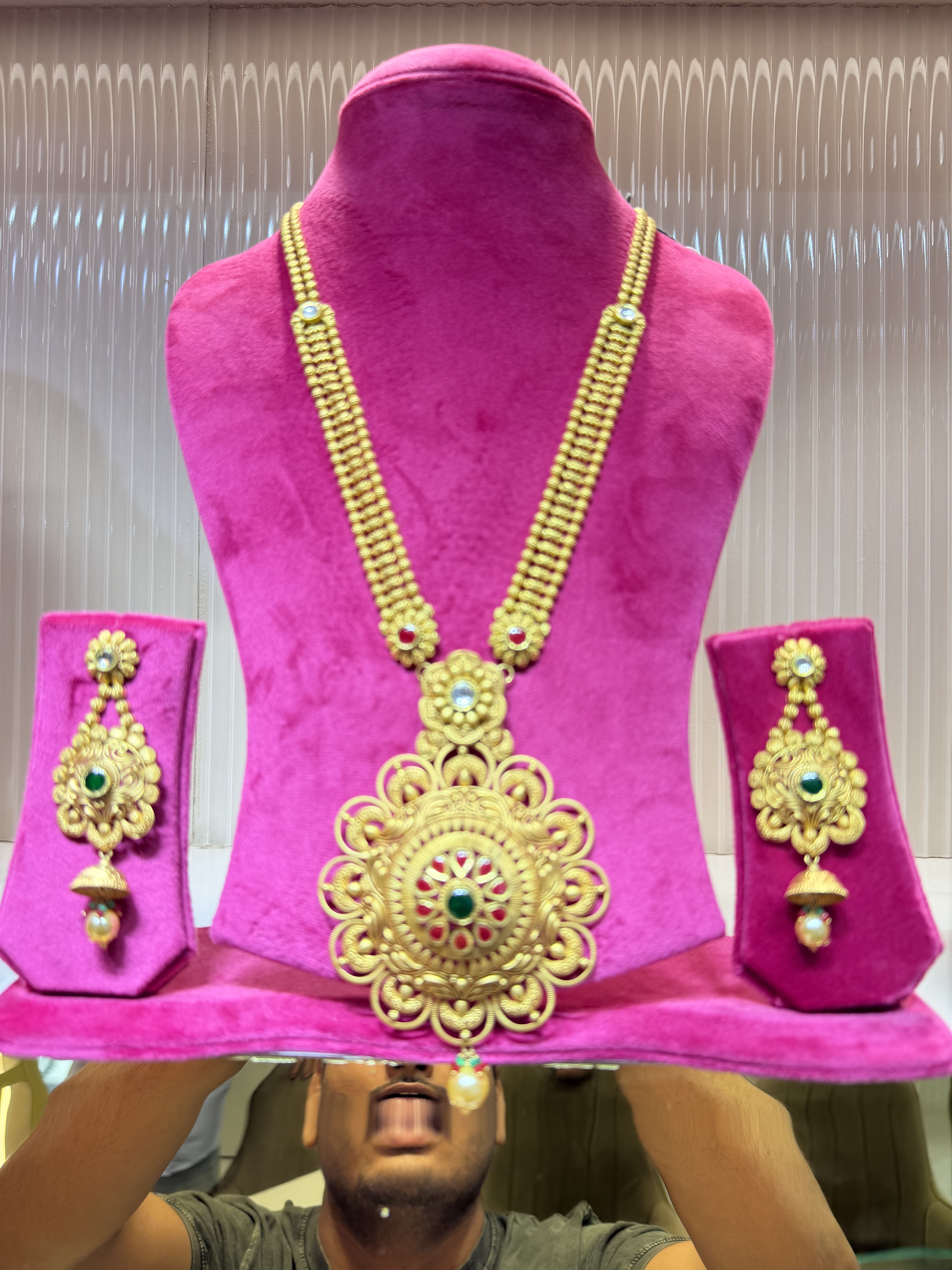 Collection necklace piece